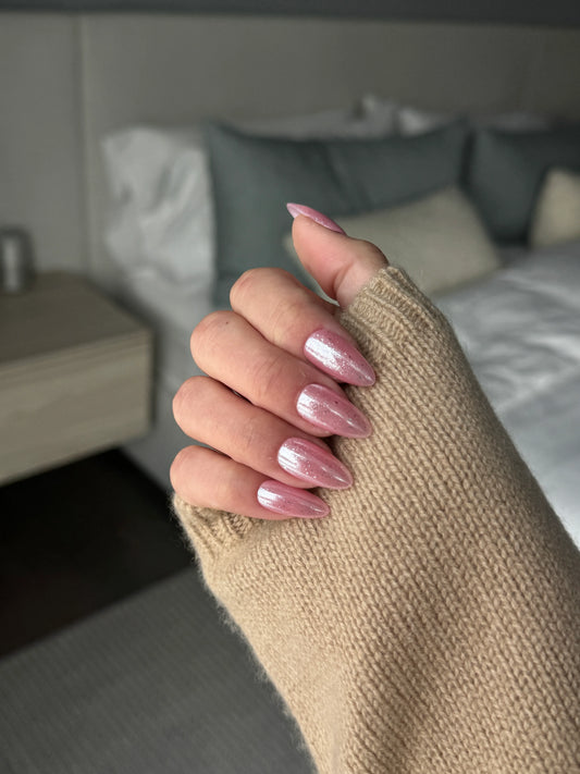 Catching Pearl Feelings - Noho Nails