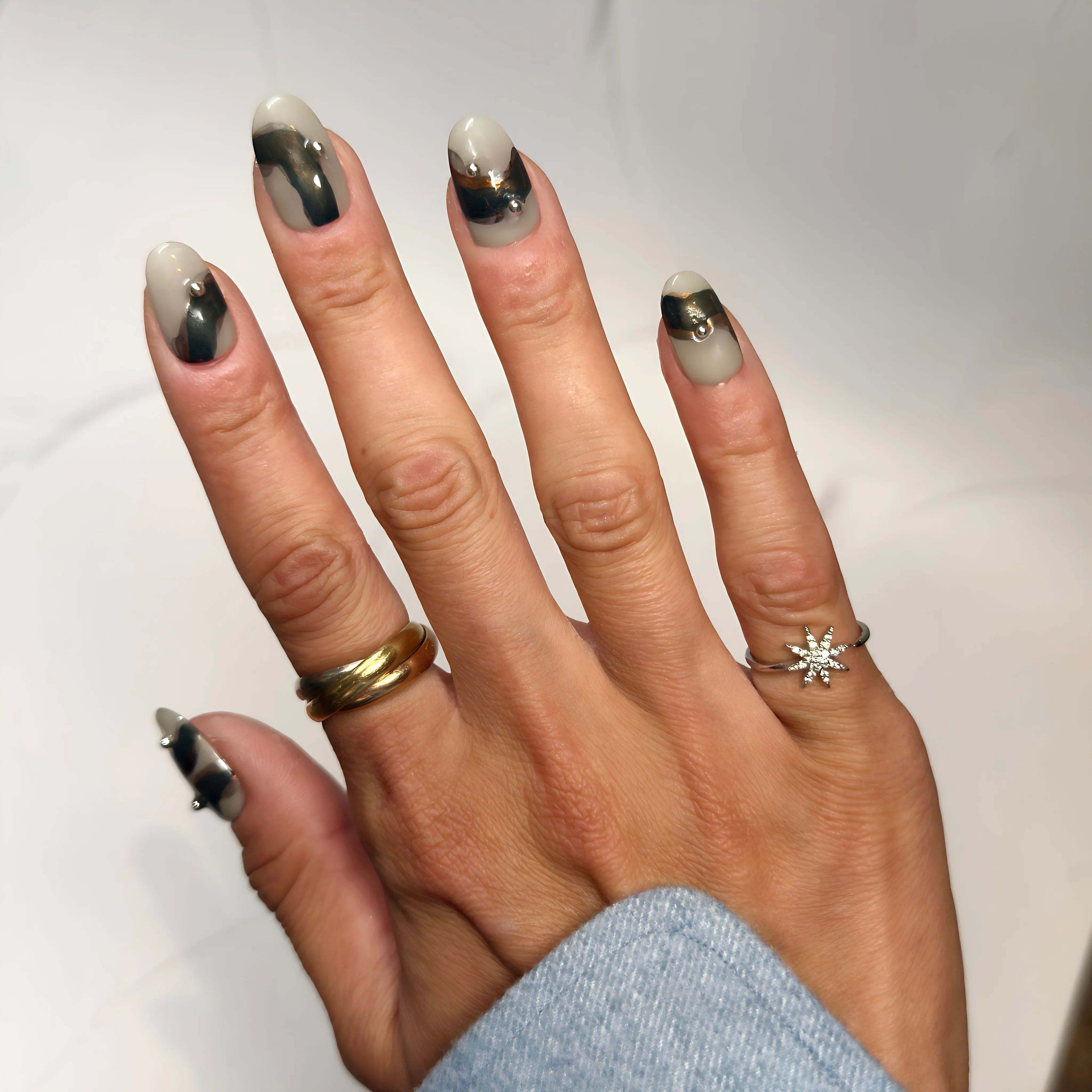 Silver Orbit - Noho Nails