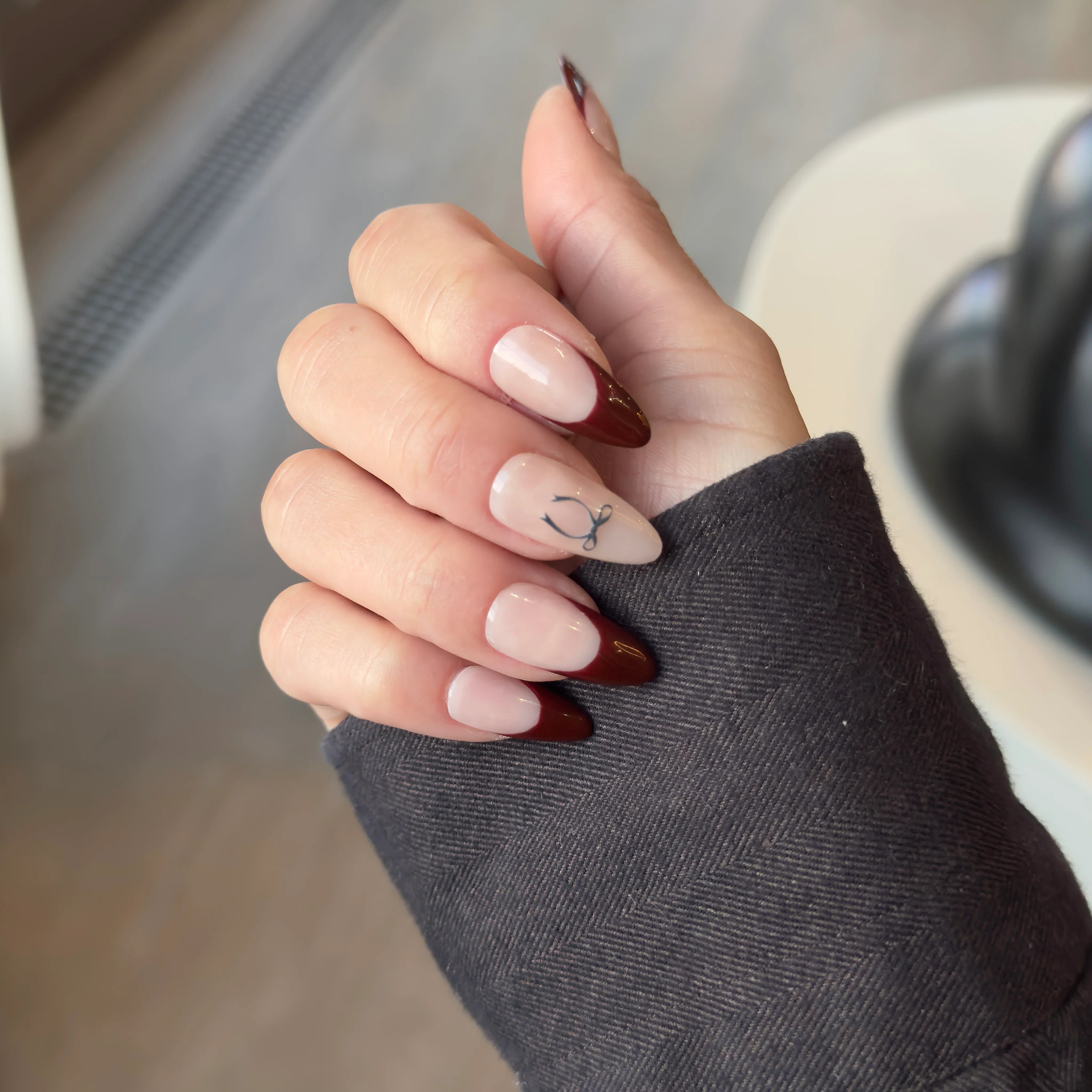 Bordeaux Bows - Noho Nails