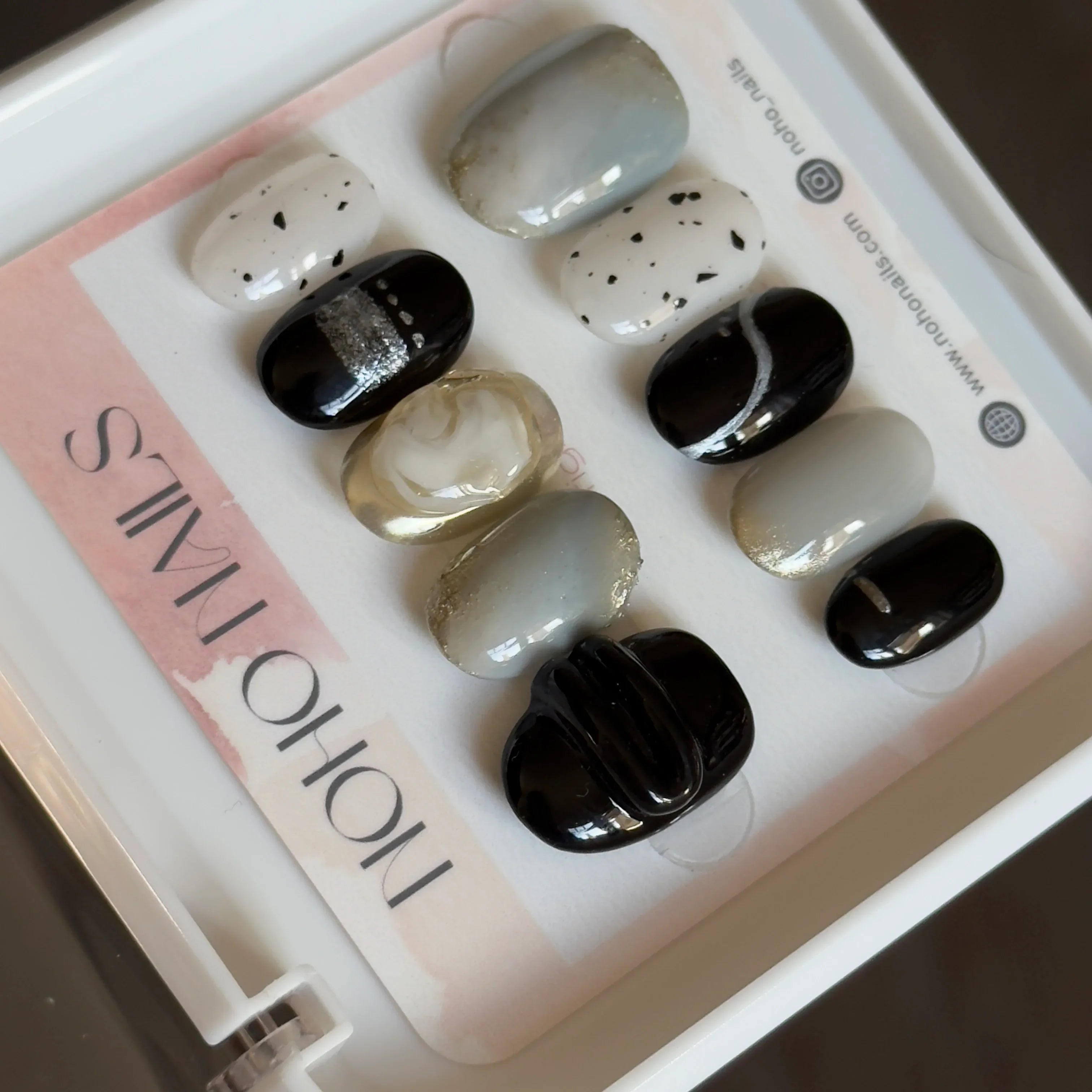 Minimalist Luxe - Noho Nails