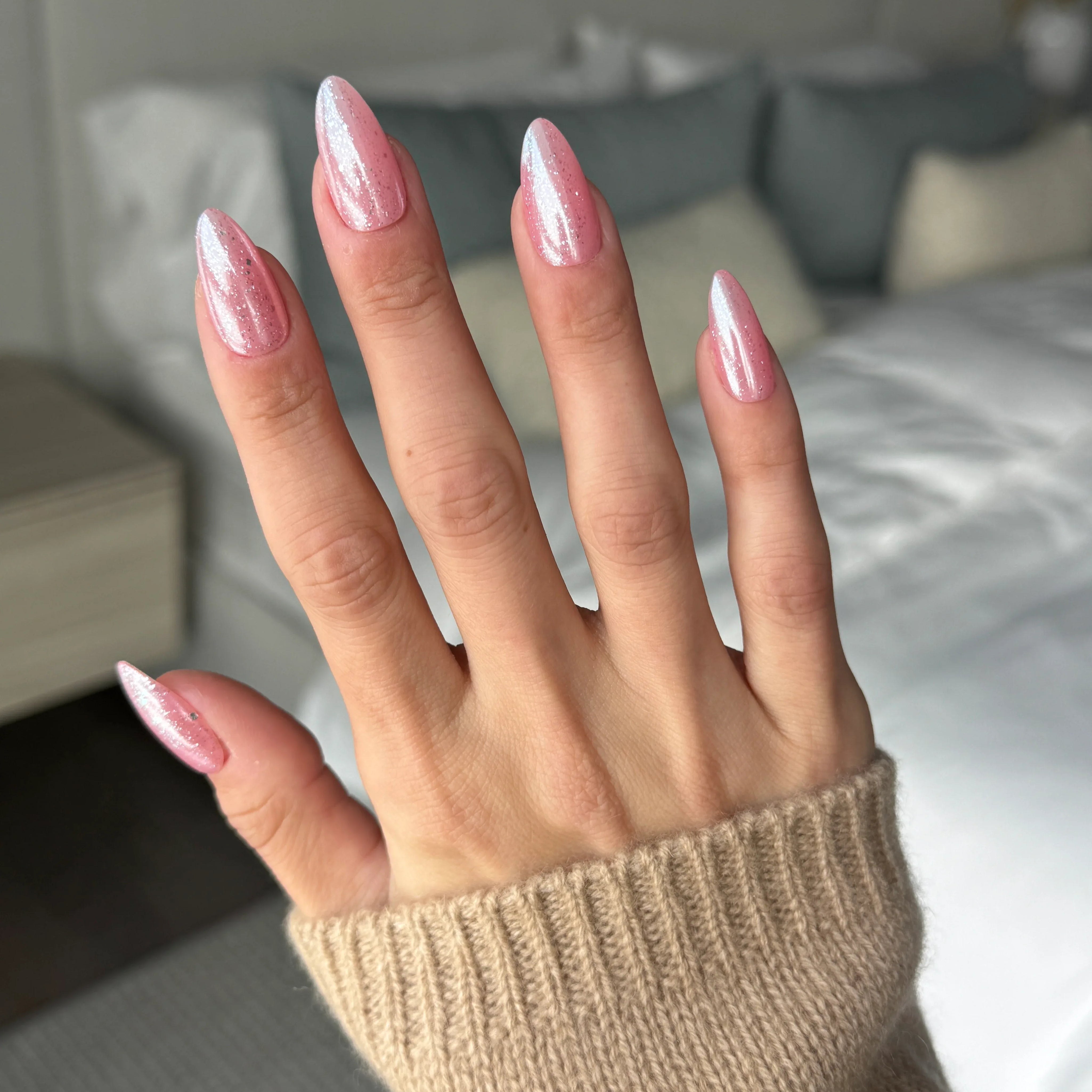 Catching Pearl Feelings - Noho Nails