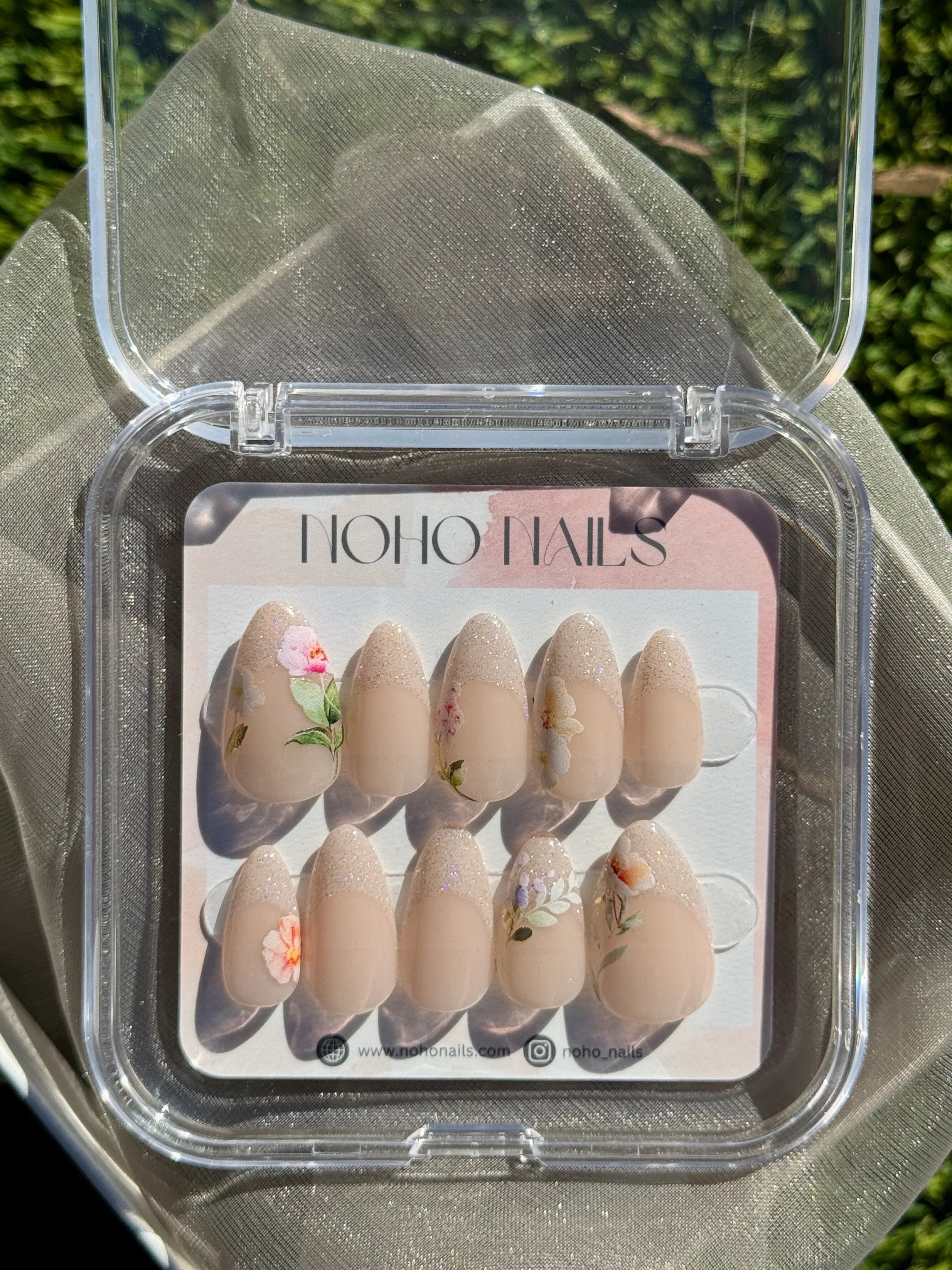 Blooming Elegance - Noho Nails