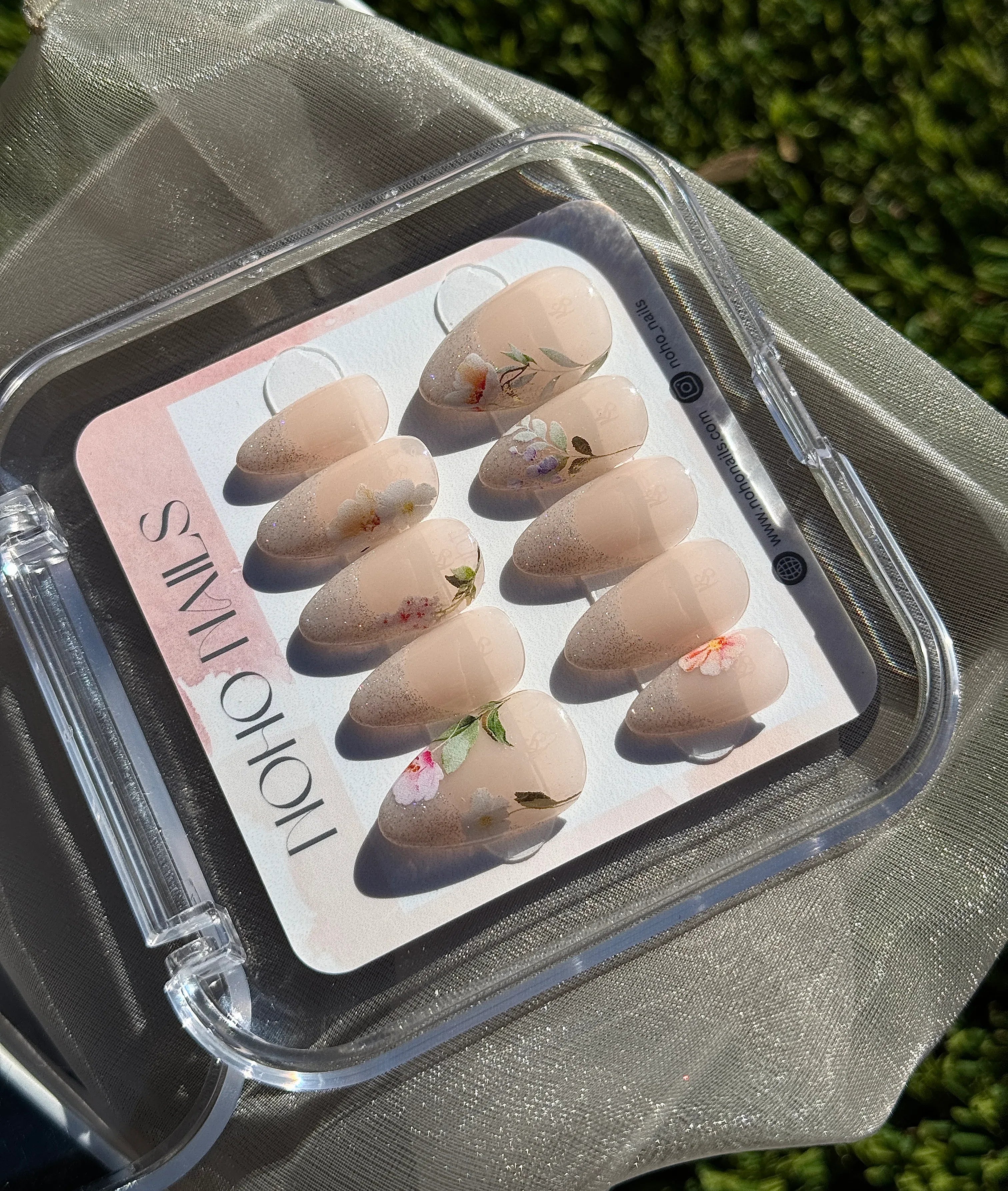 Blooming Elegance - Noho Nails
