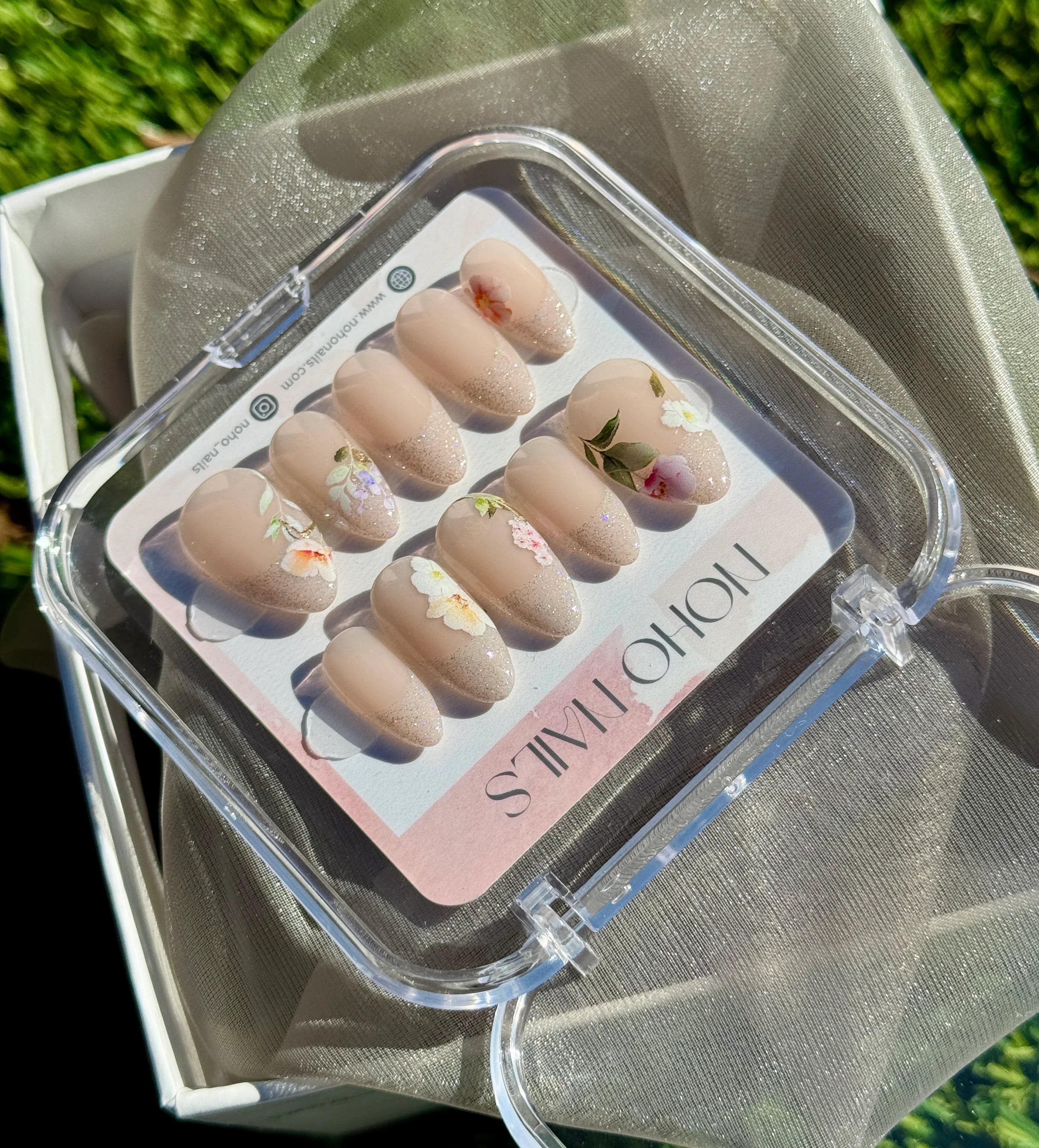 Blooming Elegance - Noho Nails