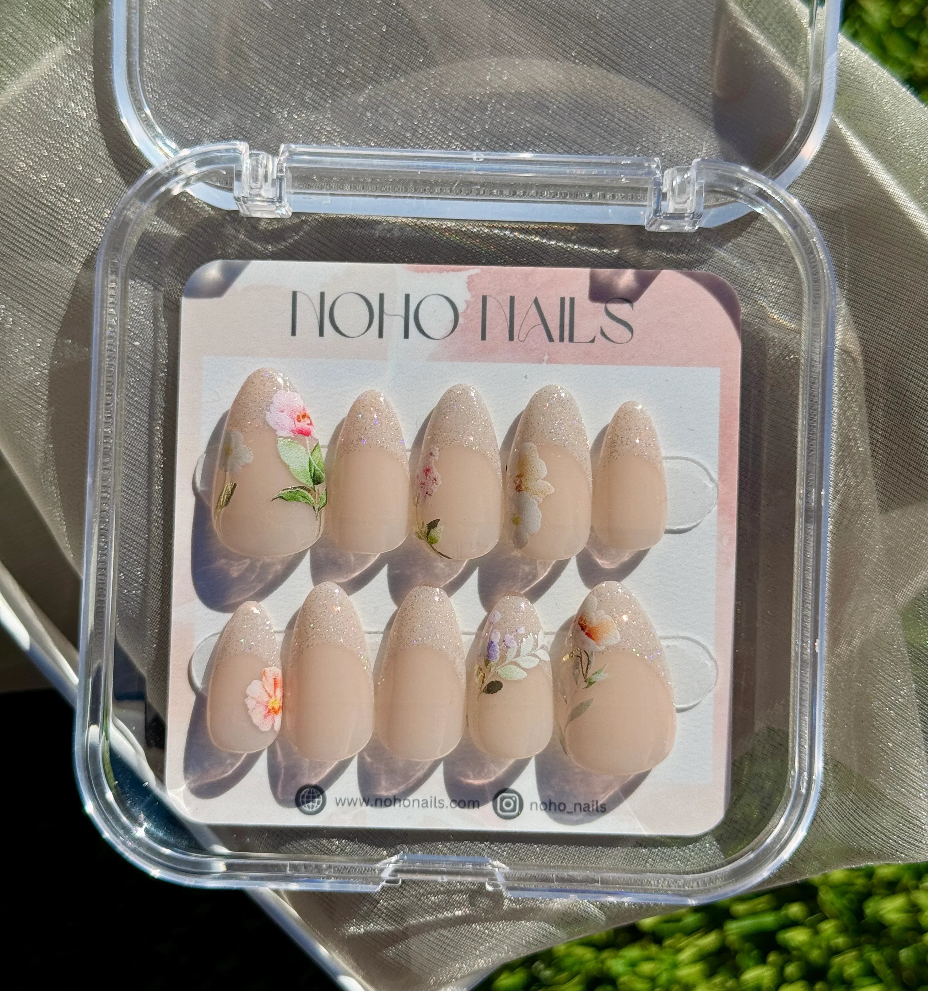 Blooming Elegance - Noho Nails