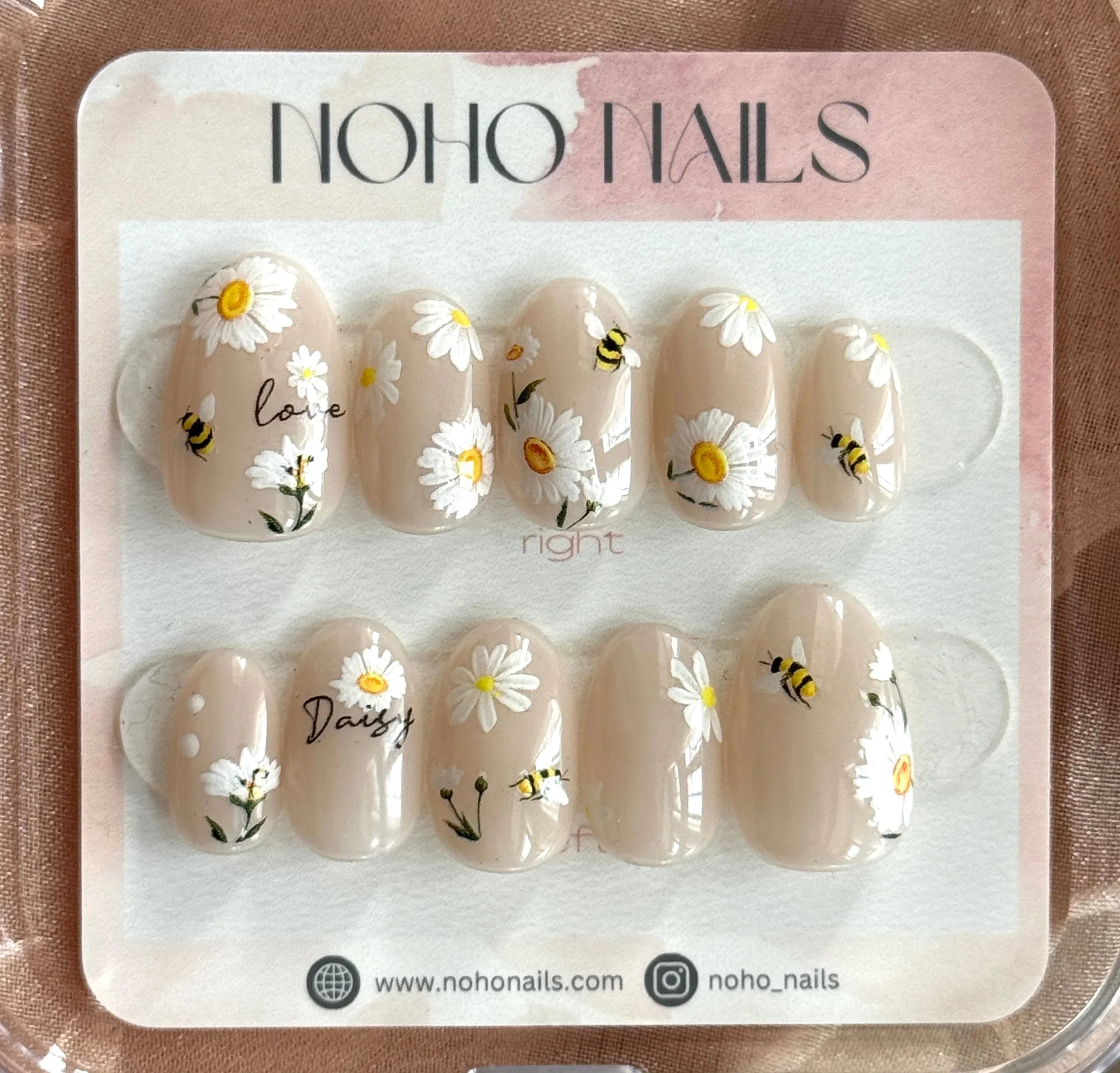 Bee-utiful Daisies - Noho Nails