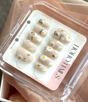 Bee-utiful Daisies - Noho Nails