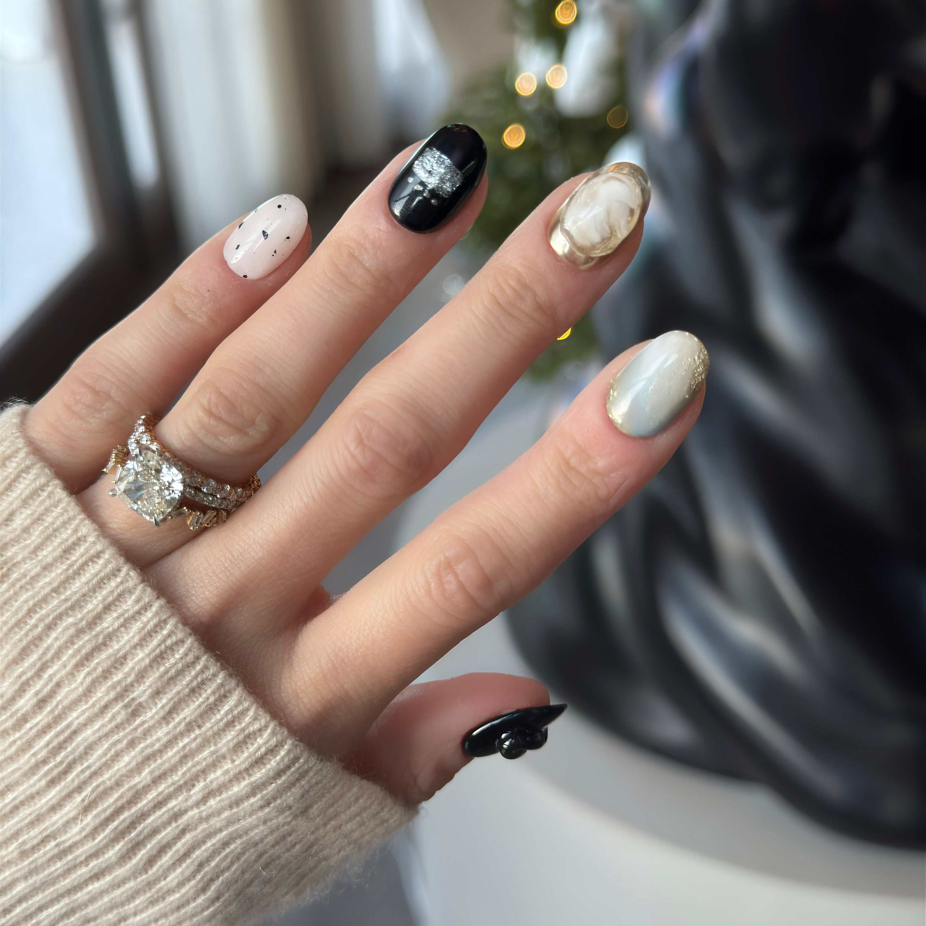 Minimalist Luxe - Noho Nails