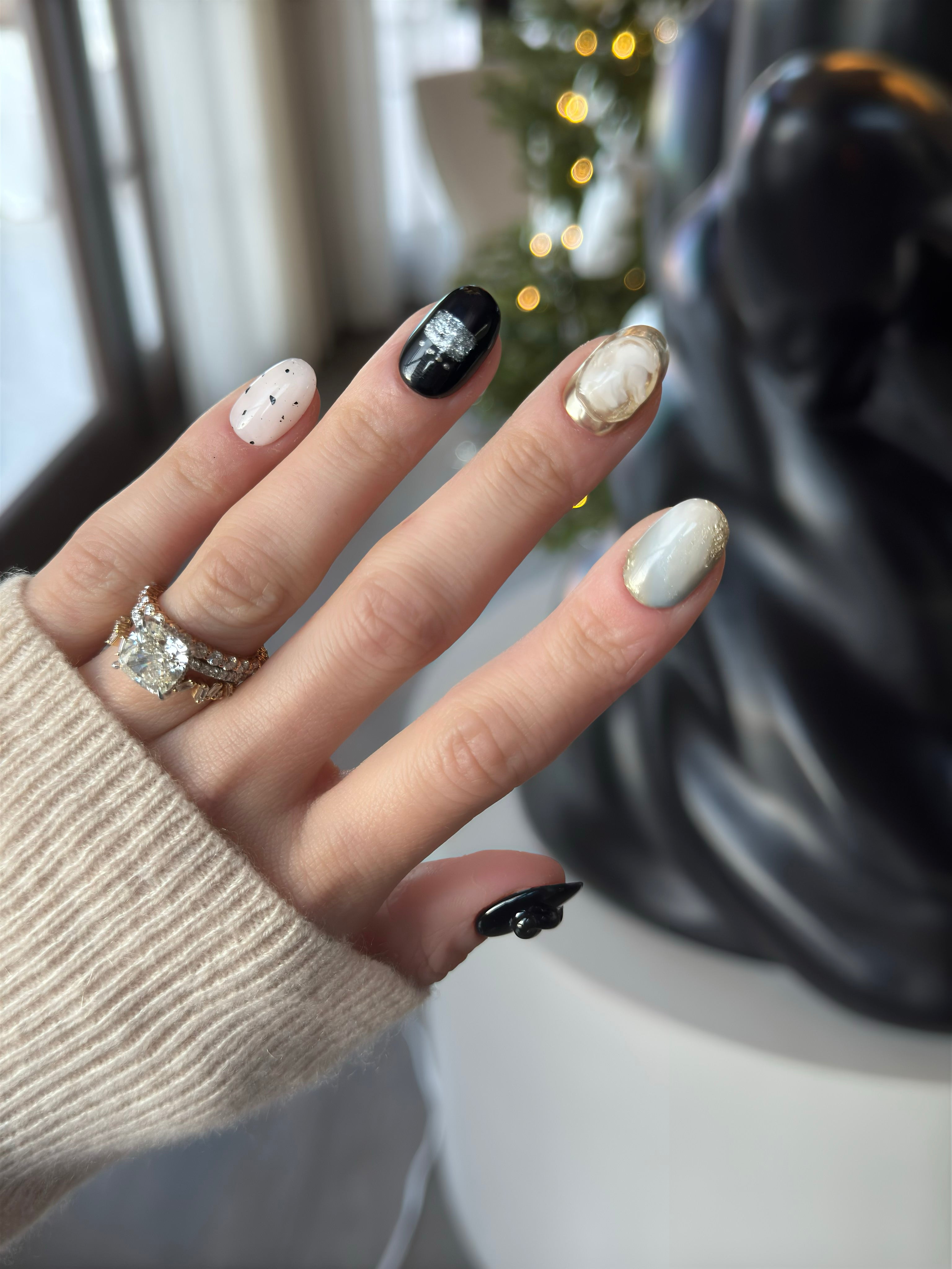 Minimalist Luxe - Noho Nails