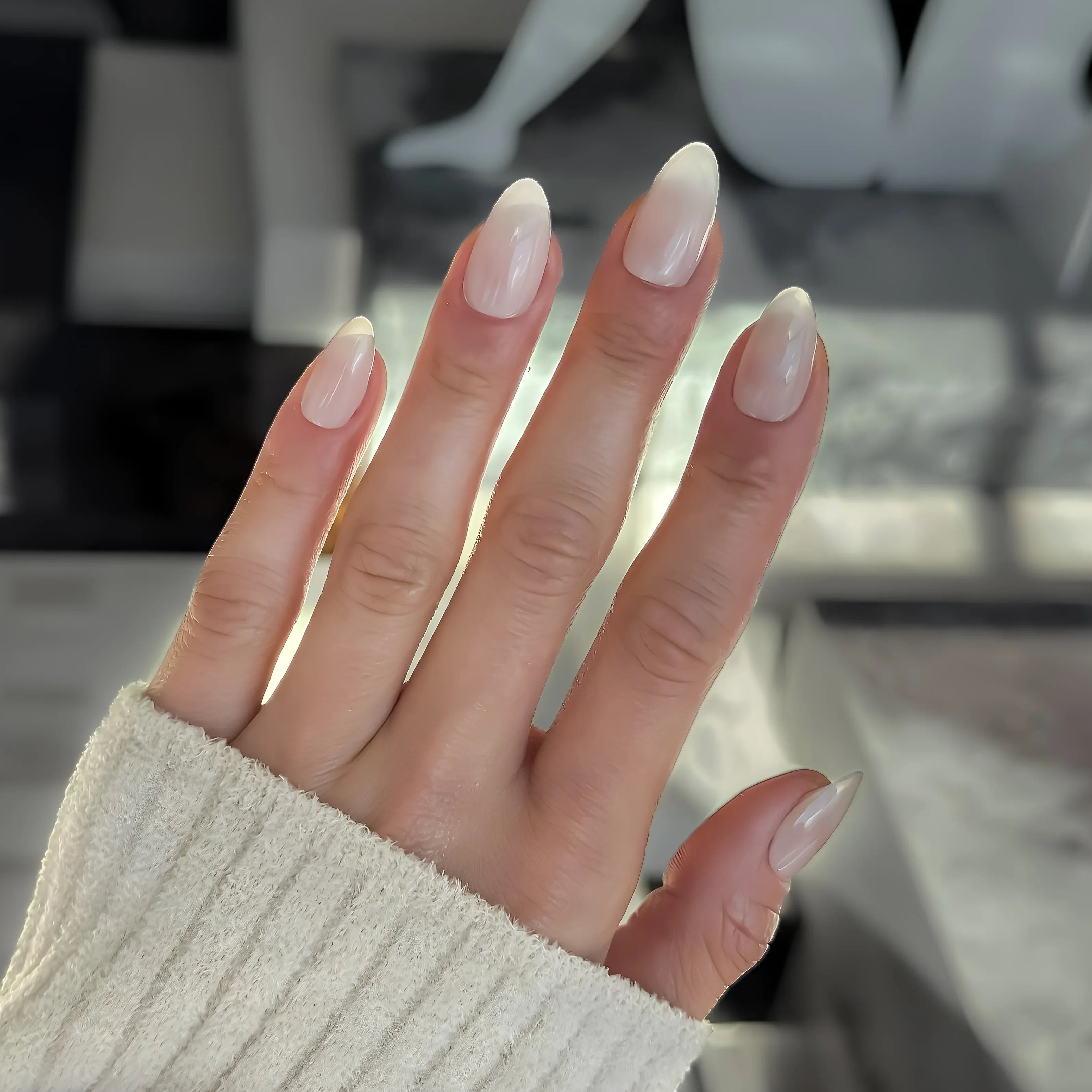 Ariel - Noho Nails