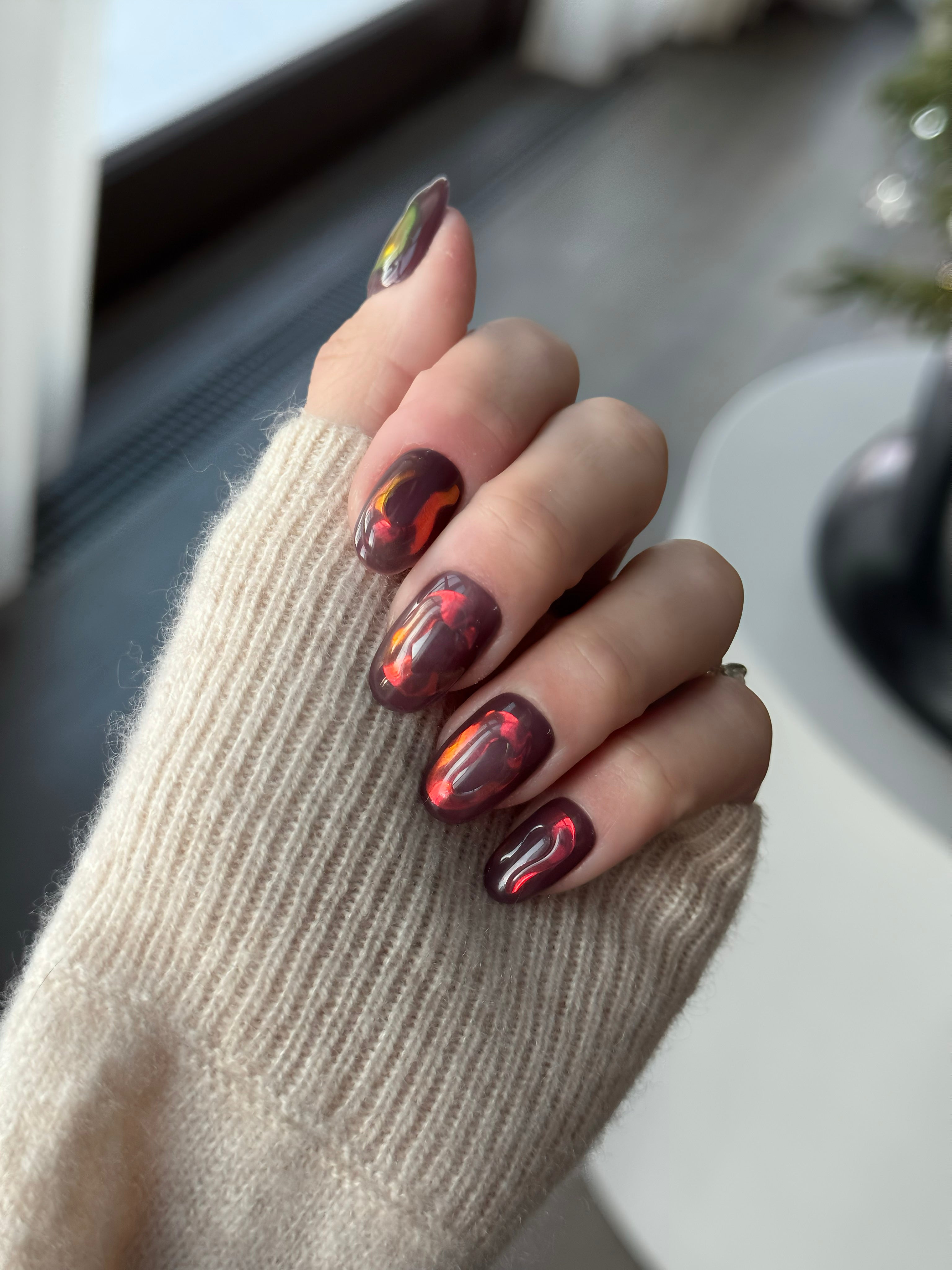 Magma - Noho Nails