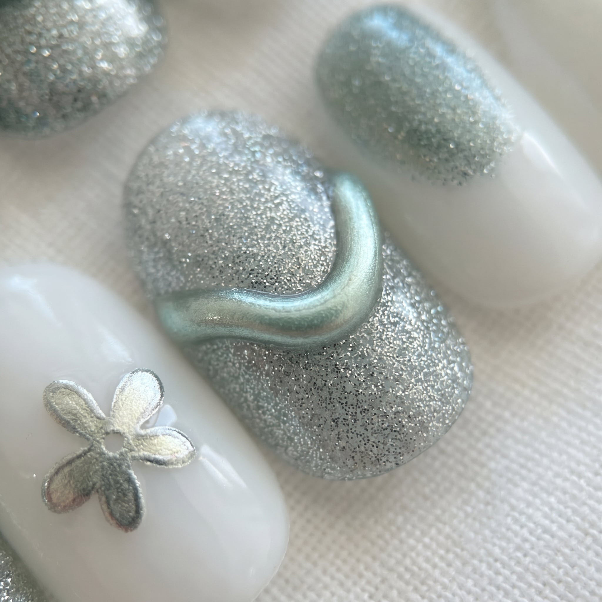 Sea Glass Daisy